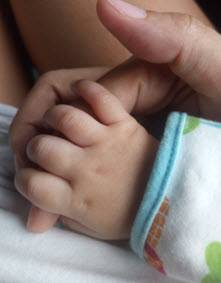 BirthInj_babyHand